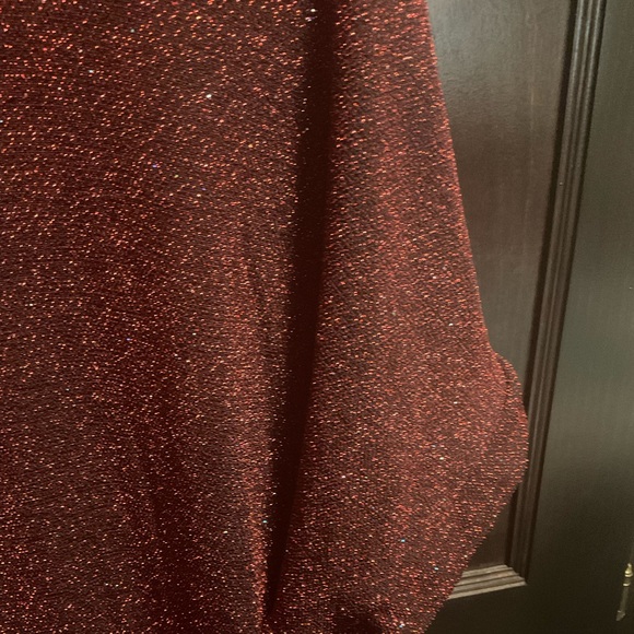 Beautiful shinny red dress size 1x wore once - Picture 4 of 8